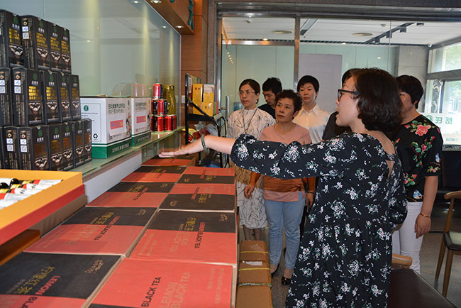 浙江地區(qū)代理商到北京岳氏集團(tuán)總部參觀(guān)考察